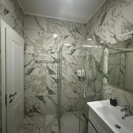 Апартаменты Tirana Apartment *